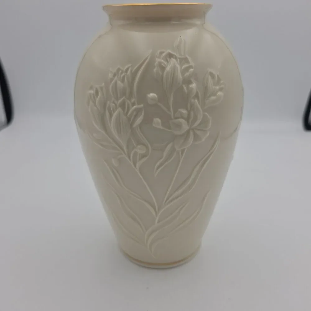 Lenox 8 in Ivory Porcelain Iris Floral Relief Vase 24K Gold Trim Made in USA